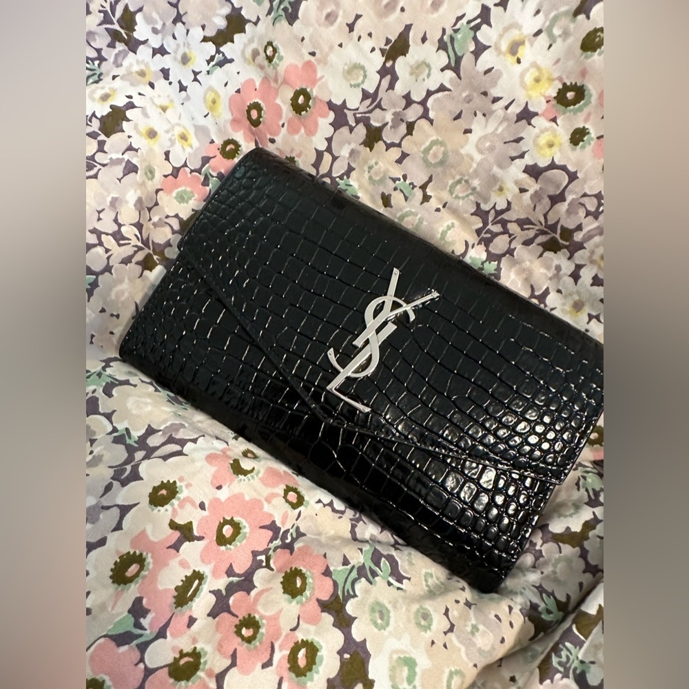 YSL Uptown Wallet On Chain